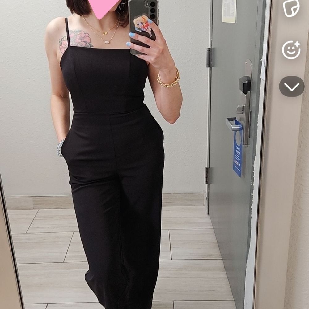 Elegant Black Square-Neck Jumpsuit with Slim Straps
